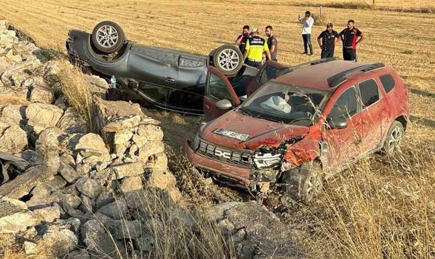 Afyonkarahisar'da iki aracın çarpışması can aldı, beş kişi yaralandı