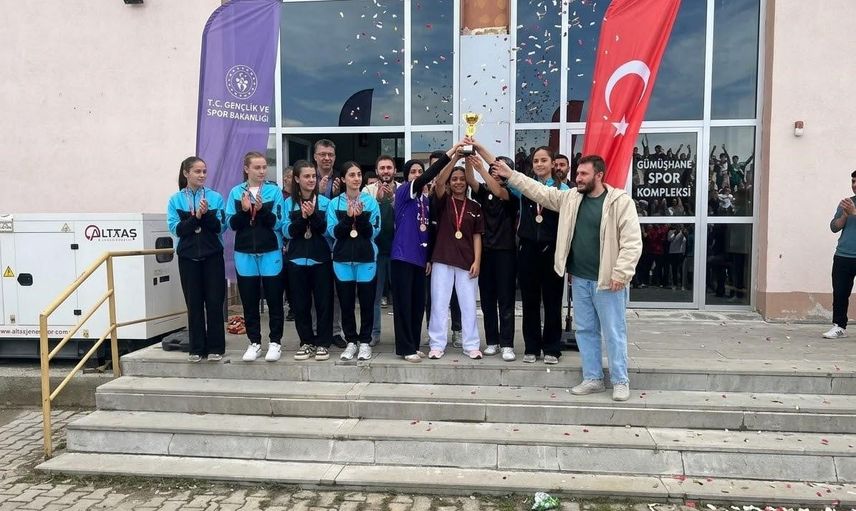 Tekman'da yarış coşkusu: 144 öğrenci okullarının başarısı için yarıştı