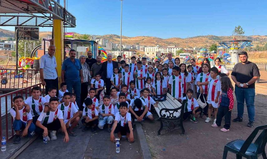 Çermik belediye başkanından Kur'an kursu öğrencilerine Amedspor sürprizi