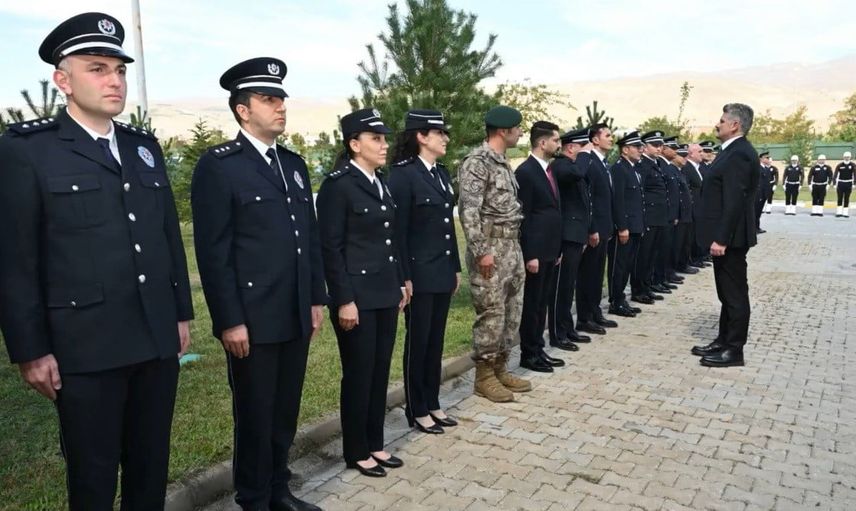 Erzincan'da asayiş sorumluluğu devrildi: Esat Feryadi Doköz göreve başladı