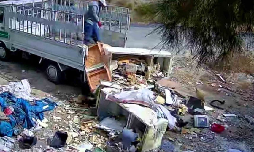 Fotokapanlar Tarsus sokaklarında çevre suçlarını kayıt altına aldı: 920 bin lira ceza