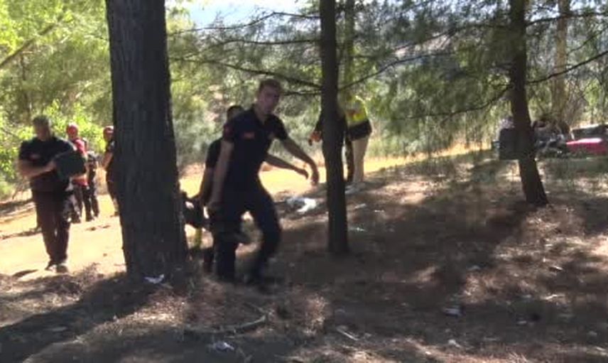 Germencik'te otobüs ve midibüs çarpıştı, ormanlığa devrildi: 2 ölü, 9 yaralı