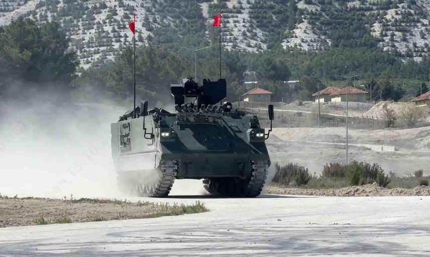 mke'nin elektrikli zırhlı personel taşıyıcısı e-zpt'den üç araç daha teslim edildi