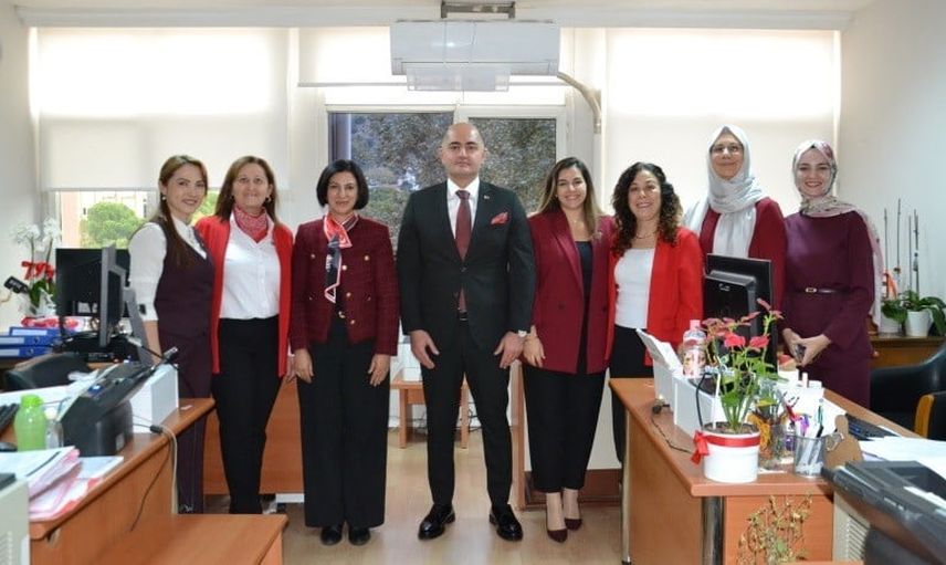 adliyede 29 ekim coşkusu: başsavcı personelle bayramı kutladı