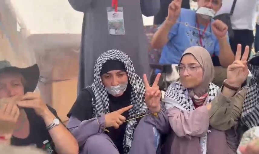 Srebrenitsa'dan yola çıkan konvoy sınırda açlık grevine başladı