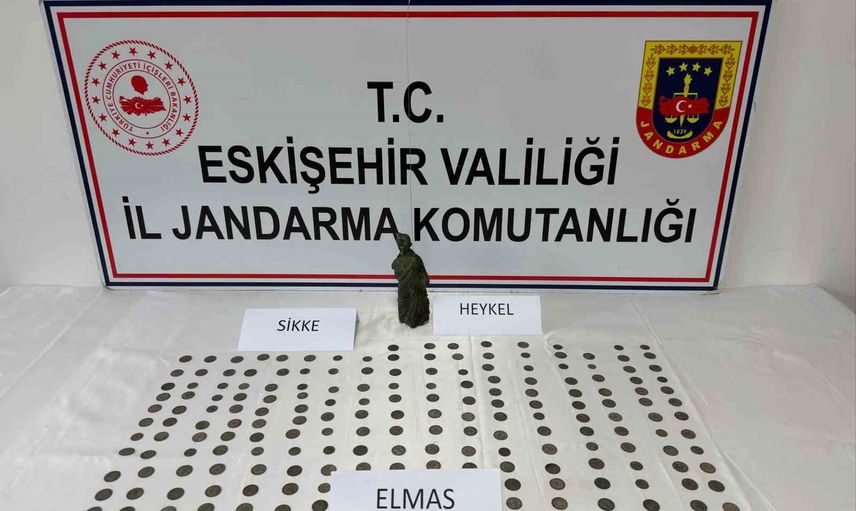 Tepebaşı'nda satış için hazırlanan tarihi eserler jandarma tarafından ele geçirildi
