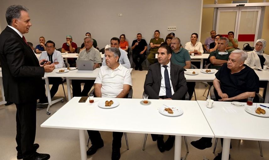 Akpolat'tan karaciğer nakli enstitüsünde bilim ve eğitim vurgusu
