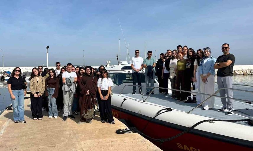 Çanakkale'de mesleğe hazırlık: öğrenciler hava ve deniz ambulanslarının işleyişini sahada inceledi