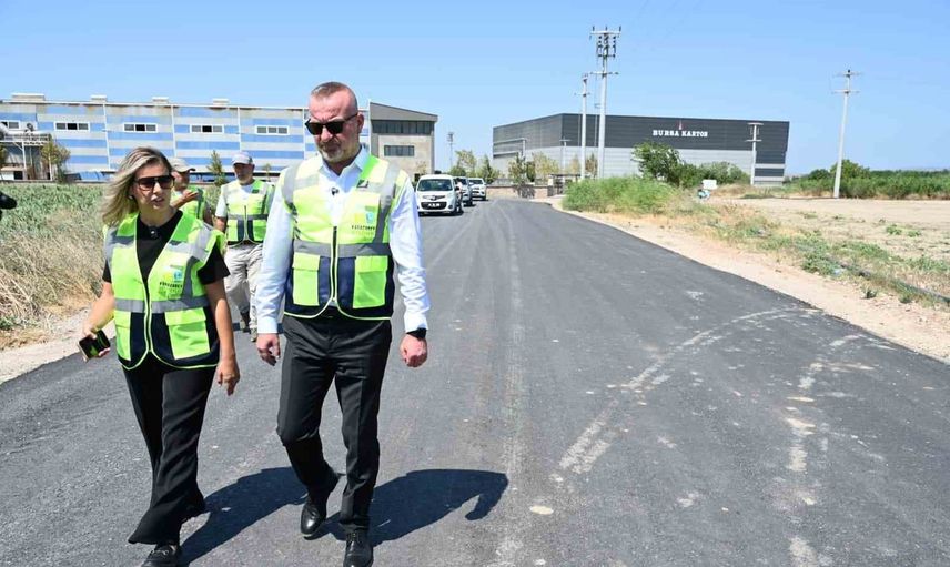 Karacabey'de yollar yenileniyor: planlı asfalt çalışmaları hız kesmiyor