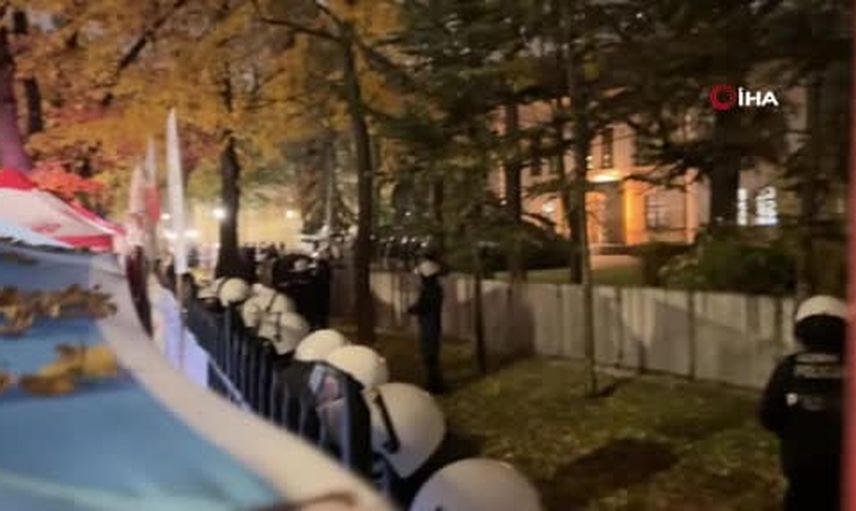 Polonya'da anayasa mahkemesinde görevden alma krizi, cumhurbaşkanı yurda döndü