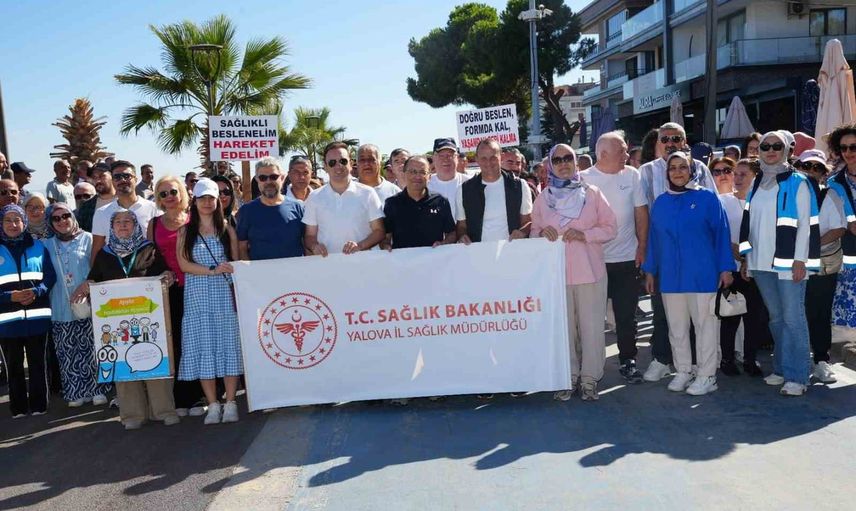 Çiftlikköy sahilinde 'bedenini dinle, harekete geç' temalı yürüyüş