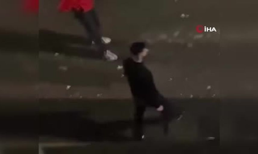 Ankara'da Mamak gecesinde pompalı silahla kavga görüntülendi