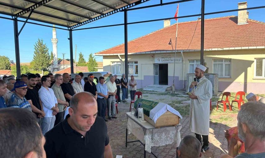 Babaeski'de trafik kazasında ölen 7 yaşındaki Çağlar son yolculuğuna uğurlandı
