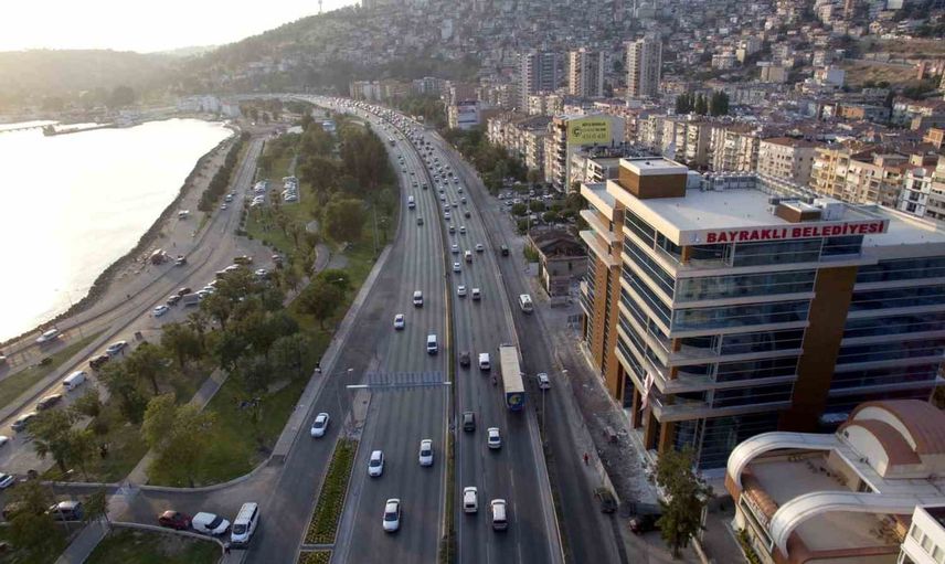 İzmir merkezli operasyonun ilk dalgası: Bayraklı'da 43 kişi adliyede