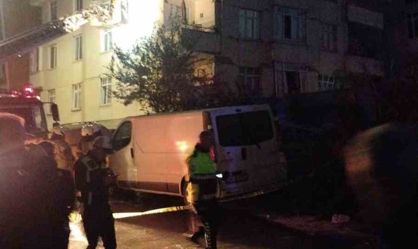 Maltepe'de çökme endişesi: Cevizli Mahallesi Doğu Sokak'ta tahliye çalışması