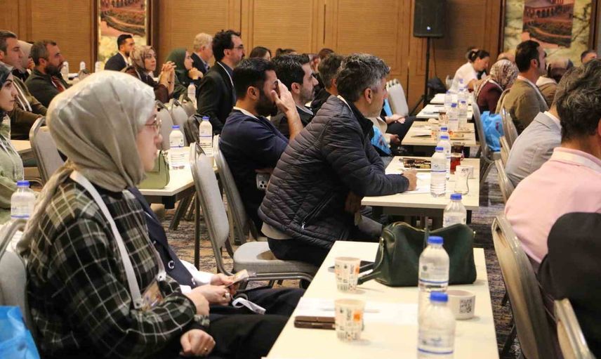 Diyarbakır'da bilimsel buluşma: 5. Doğu Dahiliye Kongresi bölgesel iş birliğini güçlendirdi