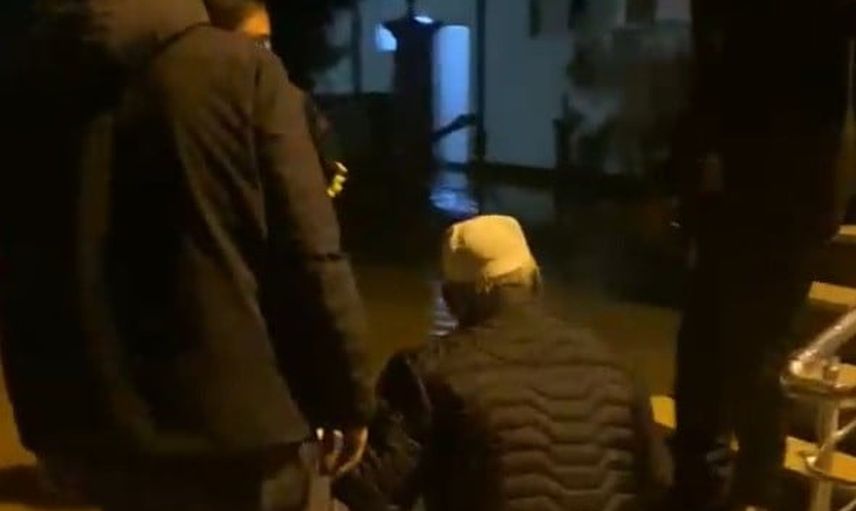 Gençlerin kayığıyla Sakarya'da camiden tahliye