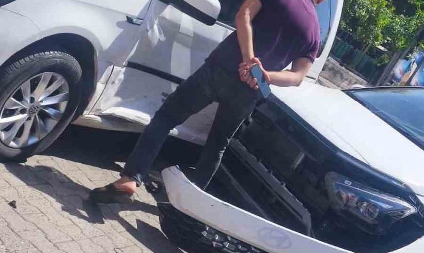 Siirt Kooperatif Mahallesi'nde iki aracın çarpışması maddi hasarla sonuçlandı