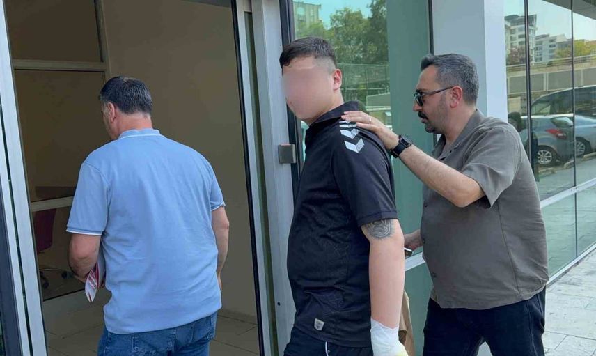 Selahiye'de tokat meselesi sonrası bıçaklama: 17 yaşındaki şüpheli adliyeye sevk edildi