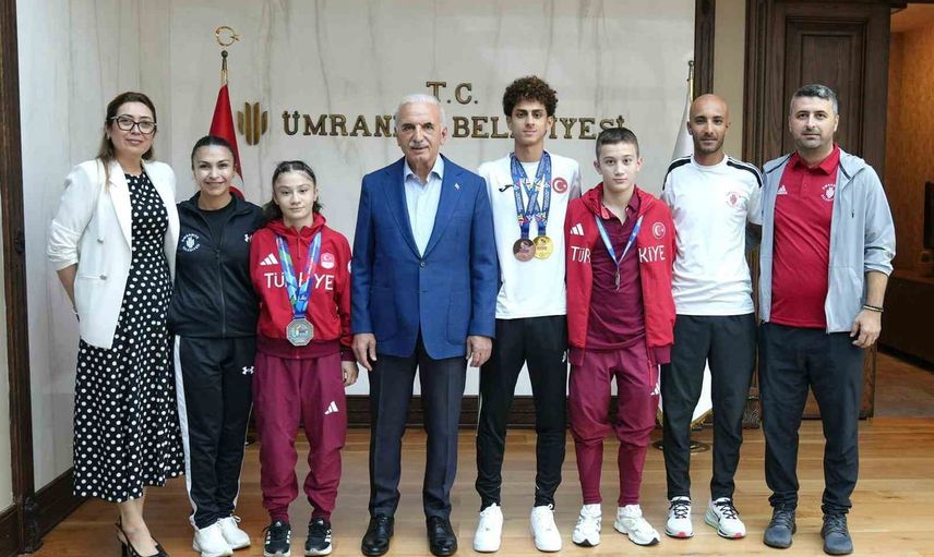 Üç sporcu Ümraniye'den uluslararası kürsüye çıktı