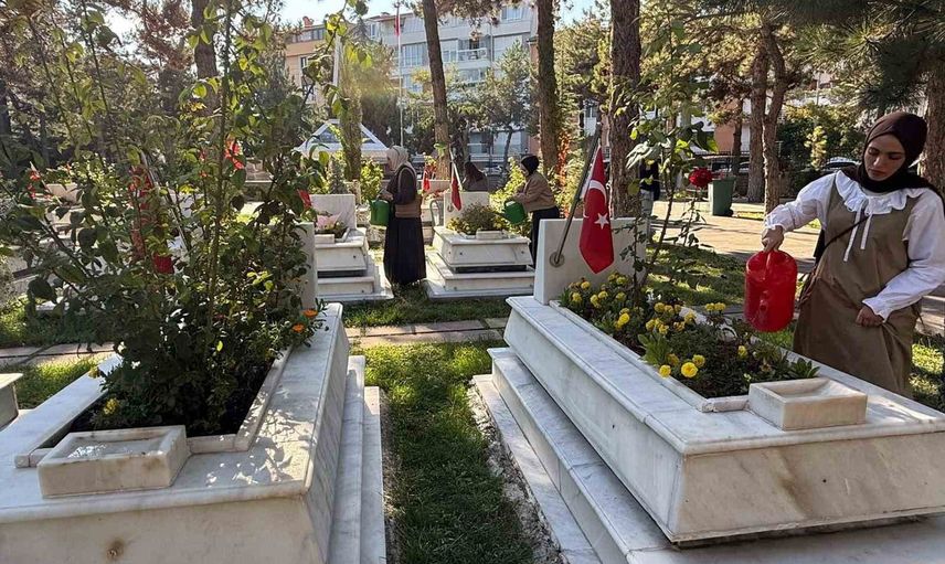 Yeni dönem öğrencileri Eskişehir'in kültürünü sokak sokak keşfetti
