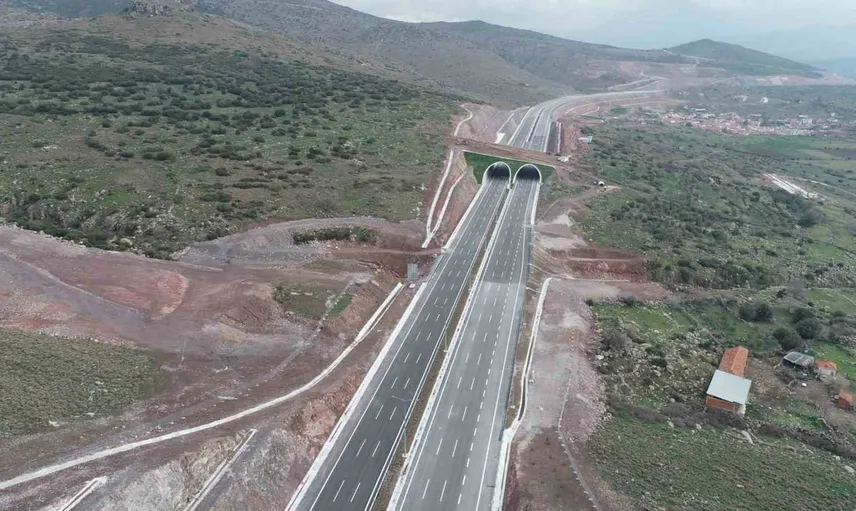 Karayolu ve demiryolunda 21 ekolojik köprüyle yaban hayatına güvenli geçiş sağlanıyor