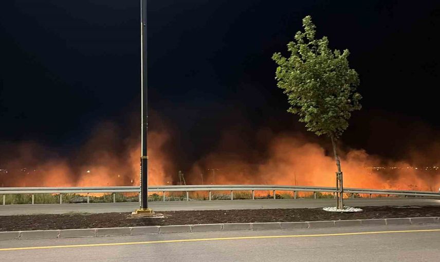 Osmaniye'de anız yangını itfaiyenin hızlı müdahalesiyle söndürüldü