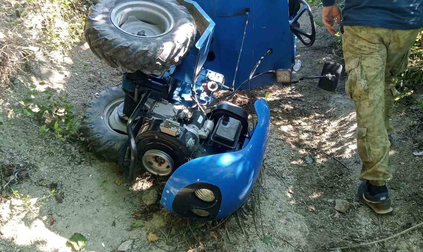 Alaplı'da yeni doğanlar mevkiinde tarım aracı devrildi: beş kişi yaralandı