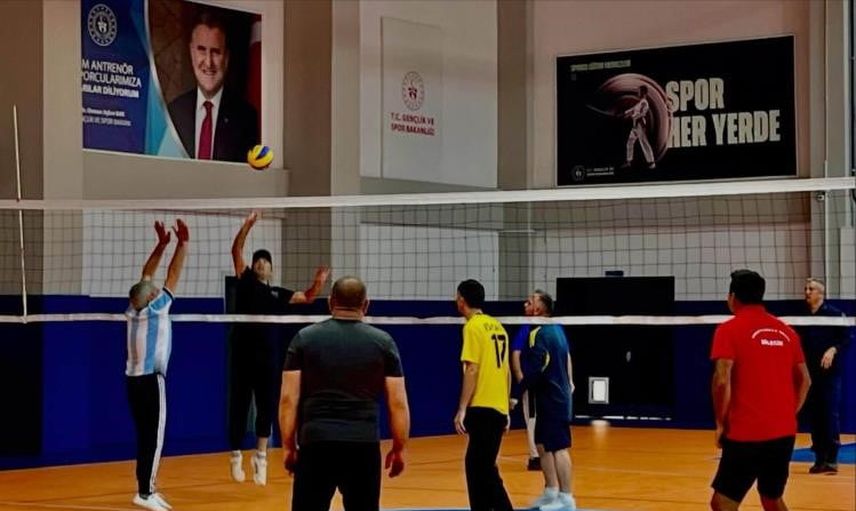 Pazaryeri'nde kurumlar voleybolla dayanışma mesajı verdi