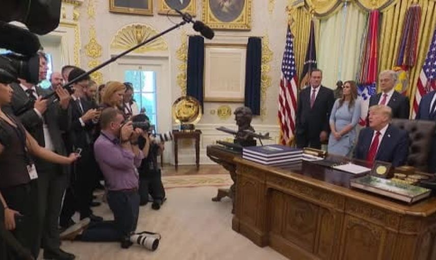 Trump medyaya kısıtlama sinyali verirken Çin'e karşı casusluğu kabul etti