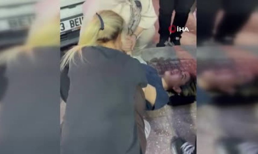Adana'da kaldırımda yürüyen kadın eşi tarafından bıçaklandı, zanlı aynı mahallede yakalandı