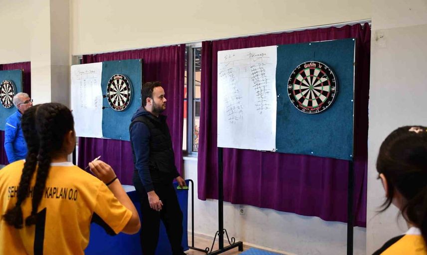Okul sporlarında hentbol, futsal, dart ve voleybol heyecanı Afyonkarahisar’da başladı