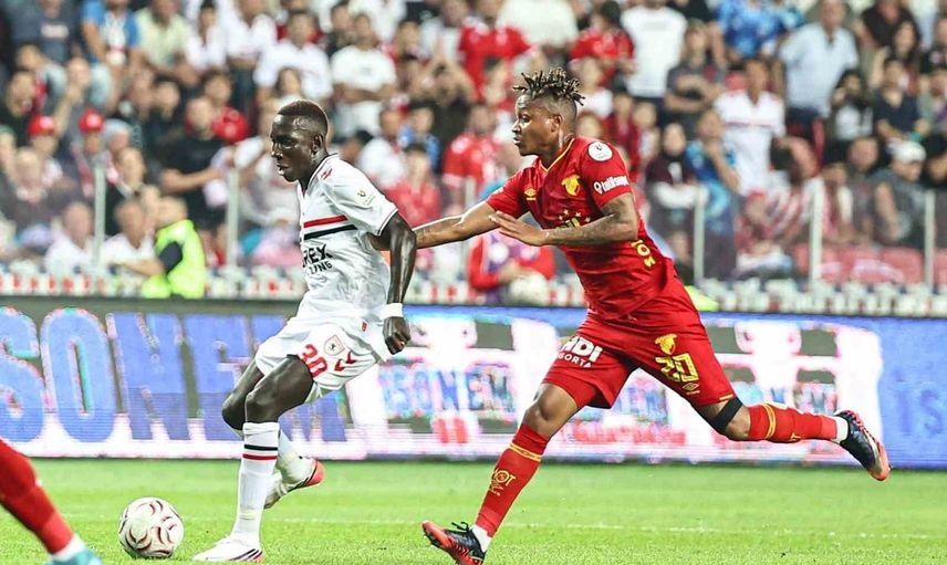 Samsunspor, Matos'un erkenden açtığı skora cevap verip soyunma odasına önde gitti