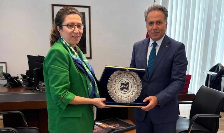 Rektör Akpolat'tan Frankfurt başkonsolosu Akdevelioğlu'na nezaket ziyareti