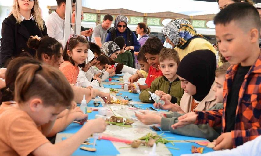 Osmangazi'de kitap günleri: 700 yıllık miras edebiyatla meydanda buluşuyor