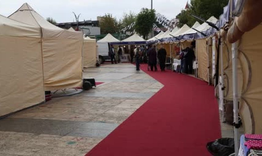 Farklı kültürlerin el emeği Cacabey Meydanı'nda buluştu