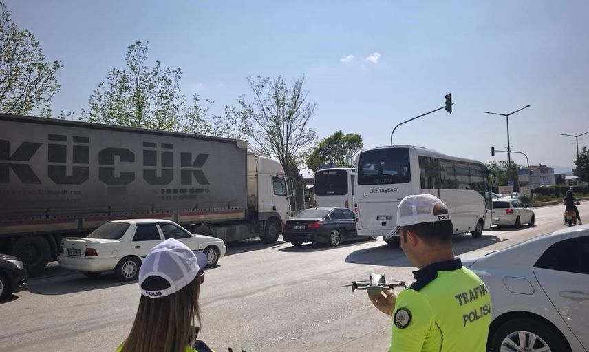 Havadan müdahale: Bozüyük'te drone ile trafik gözetimi