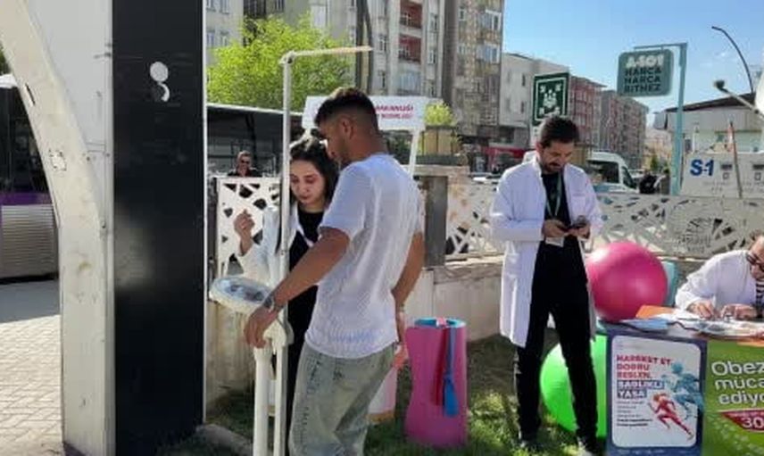 Yüksekova parklarında sağlık taraması ve hareket kampanyası
