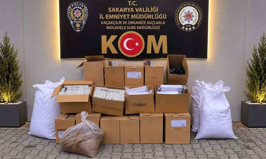 Sakarya'da kaçak tütün zincirine operasyon: binlerce makaron ve tütün ele geçirildi