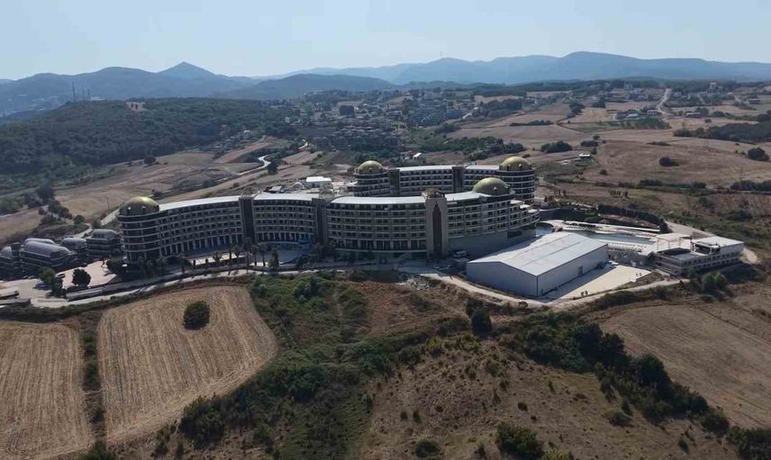 Ödeme beklerken otelden ayrılmıyorlar: Termal'de personel direnişi