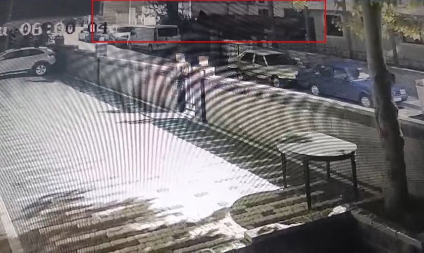 Maltepe'de 7 katlı binada üç katın çöküşü kamerada