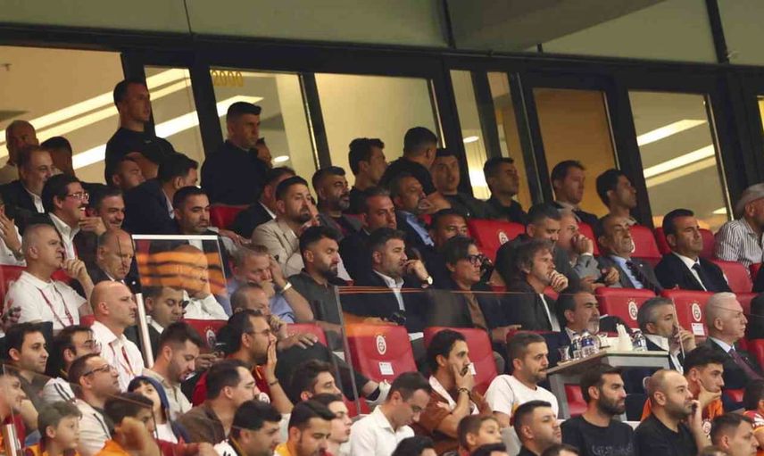 A milli takım teknik direktörü statta: Vincenzo Montella Galatasaray-Çorum maçını izledi