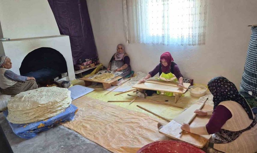 Kadınların imecesiyle yoğrulan yufka: kışa hazırlığın asırlık ritüeli