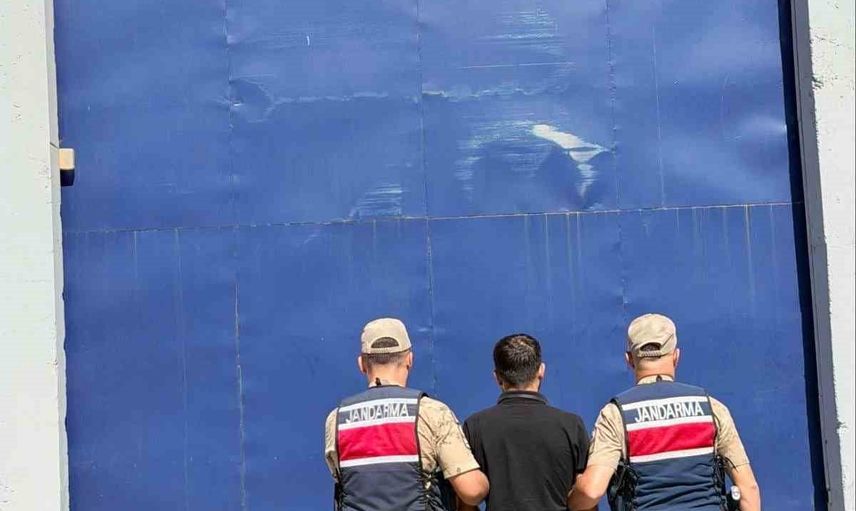 Siverek'te jandarmanın operasyonuyla 22 yıl 8 ay 25 günlük hapis cezası bulunan şüpheli yakalandı