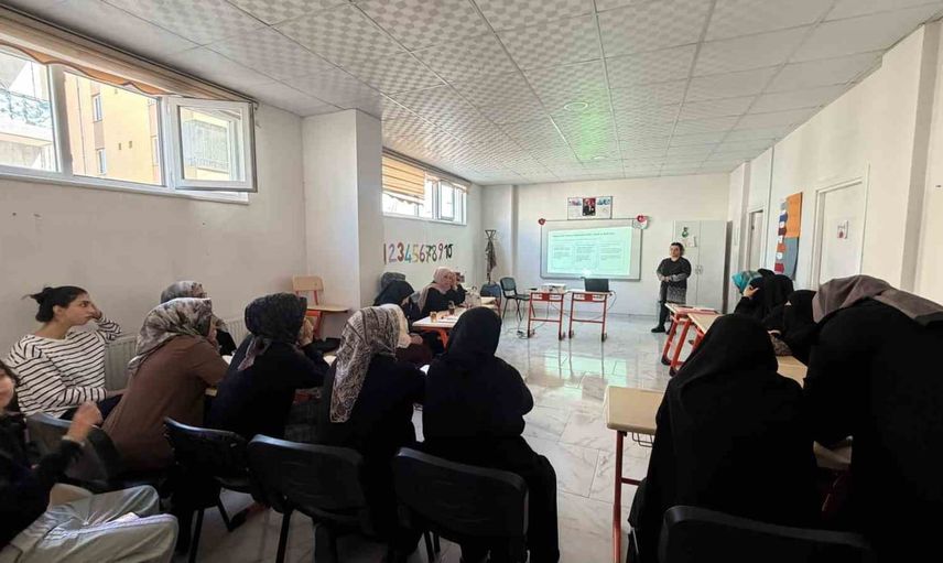 Muş'ta kadınlarla yapılan eğitimde çocuklarda bağımlılık riskine erken müdahale vurgulandı