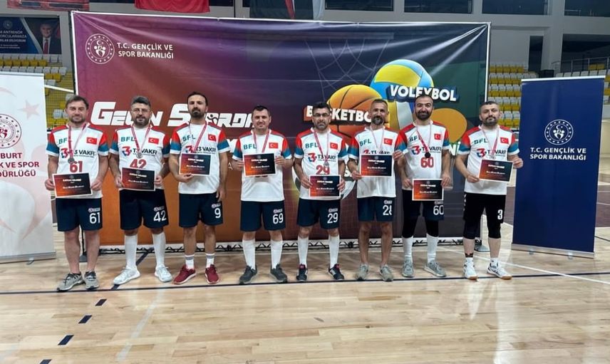 Bayburt'ta kurumlar voleybol turnuvasında birlik mesajı verdi