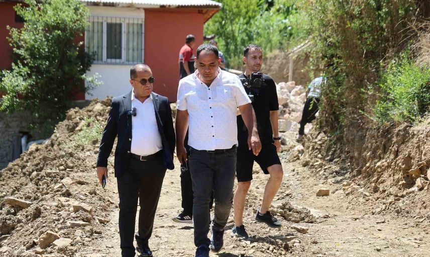 Mahalle dayanışmasıyla Saimbeyli'de yatalak hasta için yol açıldı