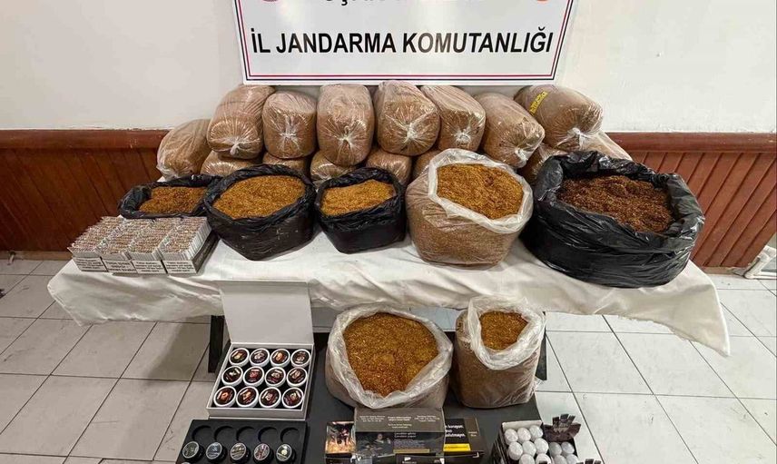 Sivaslı'da 120 kilo bandrolsüz tütün ve çok sayıda kaçak ürün ele geçirildi