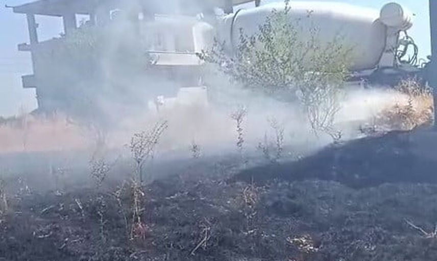 Adıyaman'da kopan elektrik teli kuru otlukta yangın çıkardı