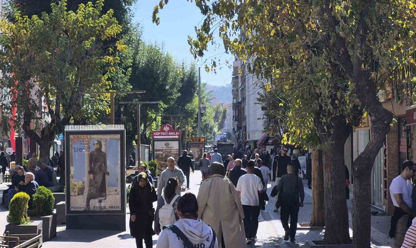 Eskişehir'in Hamam Yolu'nda bahar hareketliliği